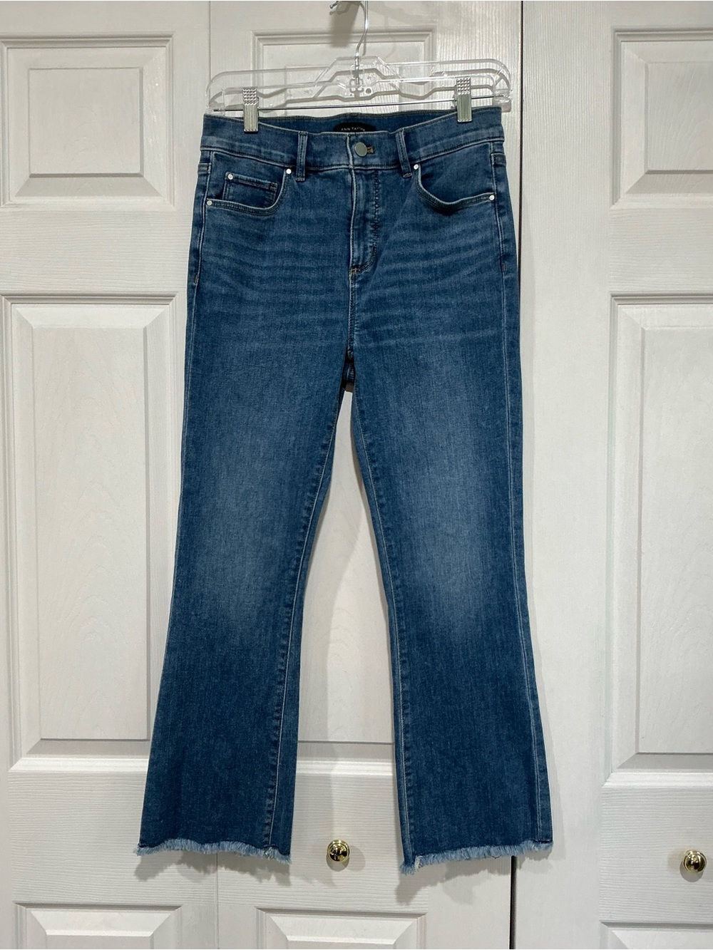 🤎 Ann Taylor The Kick Crop Blue Denim Jeans Raw Hem - 4/27 (01095)